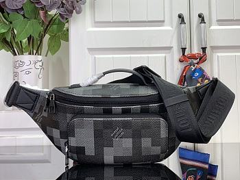 Louis Vuitton Rush Bumbag Black 30x15x8cm