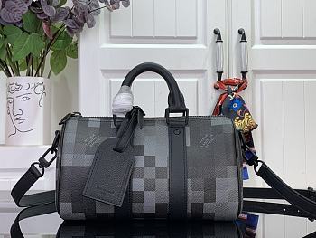 Louis Vuitton Keepall Bandoulière 25 Black 25x15x11cm