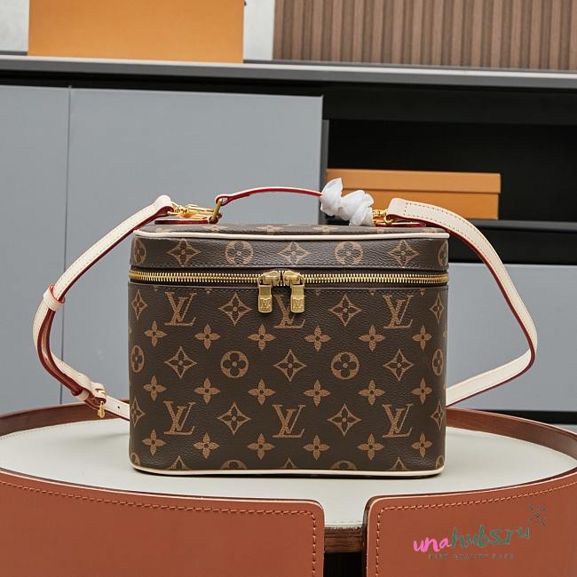 Louis Vuitton Nice Vanity Pouch - 24x17x14cm - 1