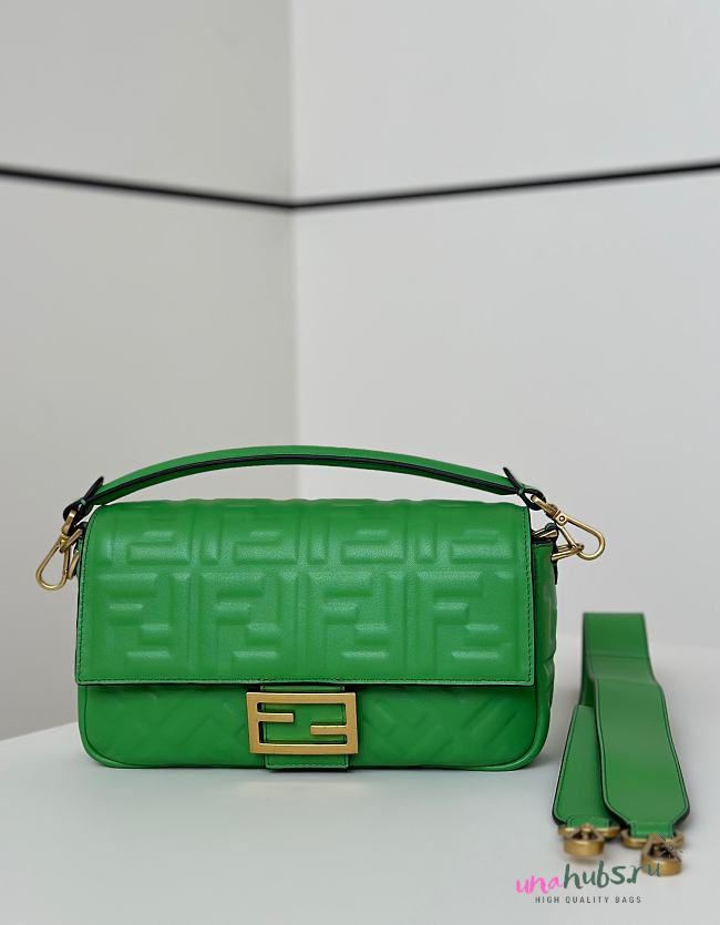Fendi Baguette Bag Green 27x15x5cm - 1