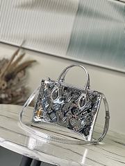 Louis Vuitton Onthego PM Silver 25x11.5x19cm - 4