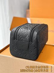 Louis Vuitton Dopp Kit Black 28x16.5x15cm - 4