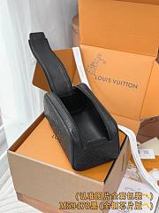 Louis Vuitton Dopp Kit Black 28x16.5x15cm - 3