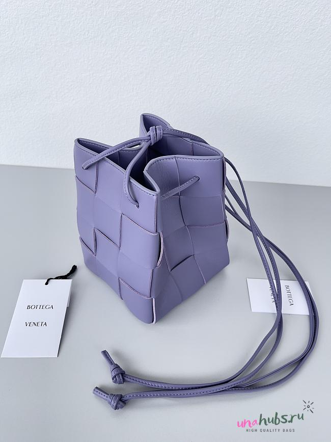 Bottega Veneta Small Cassette Bucket Bag Purple 18x14x14cm - 1