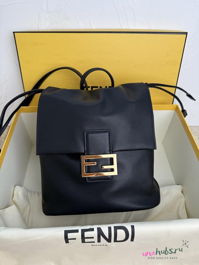 Fendi Backpack Black leather backpack 26x12x23cm  - 1