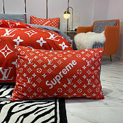 Louis Vuitton x Supreme In Signature Red Monogram Bedding Set - 4