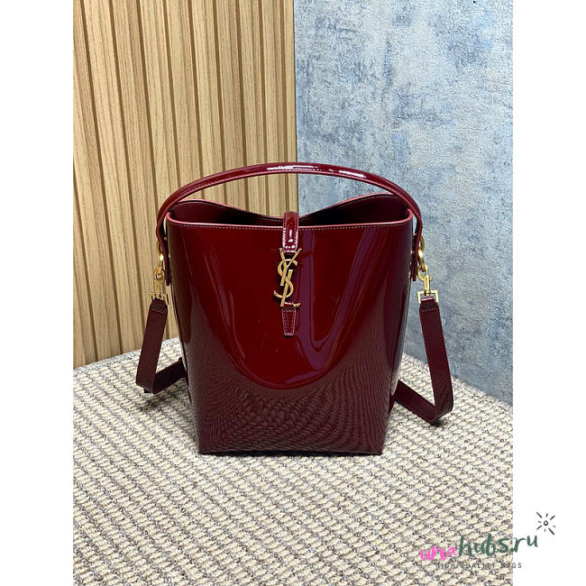 YSL Le 37 Bucket Bag In Patent Leather Burgundy 25x20x16cm - 1