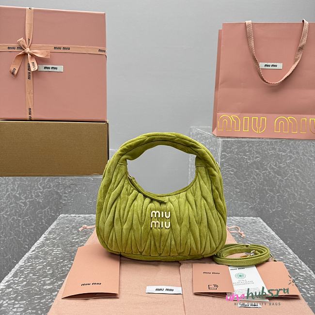 Miu Miu Wander matelassé suede bag green 20x17x6cm - 1