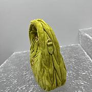 Miu Miu Wander matelassé suede bag green 20x17x6cm - 5