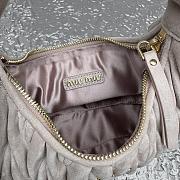 Miu Miu Wander matelassé suede bag light pink 20x17x6cm - 2