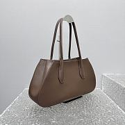 The Row Alger leather shoulder bag Brown 39x18x10cm - 5