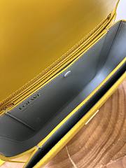 Loewe Goya leather shoulder bag in yellow 22.5x7.5x15cm - 4