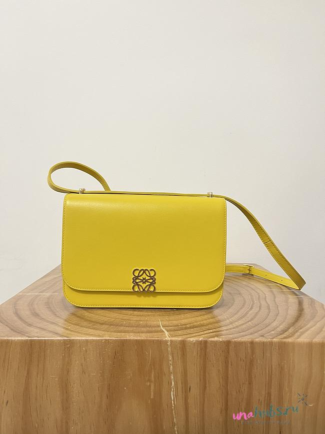 Loewe Goya leather shoulder bag in yellow 22.5x7.5x15cm - 1