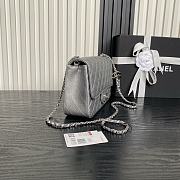 Chanel 25B Flap Bag Silver Caviar 23.5x7x14.5cm - 2