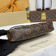 Louis Vuitton Pochette Accessoires Monogram 23.5x4x13.5cm - 5
