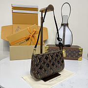 Louis Vuitton Pochette Accessoires Monogram 23.5x4x13.5cm - 4