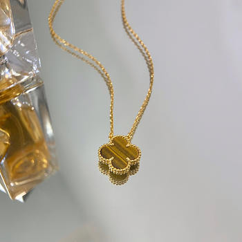Van Cleef & Arpels Vintage Alhambra Pendant Gold