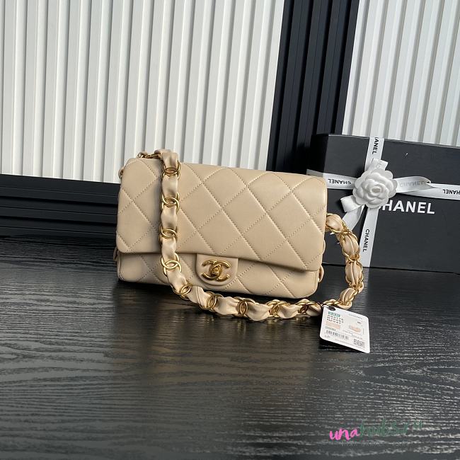 Chanel Flap Bag Beige Lambskin Gold 26x17x8cm - 1