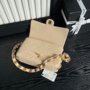Chanel Flap Bag Beige Lambskin Gold 26x17x8cm - 3