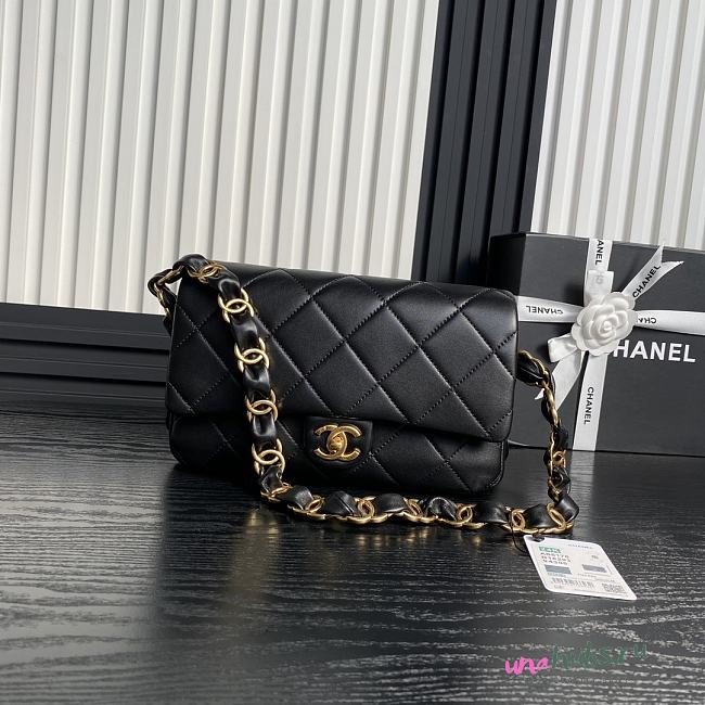 Chanel Flap Bag Black Lambskin Gold 26x17x8cm - 1
