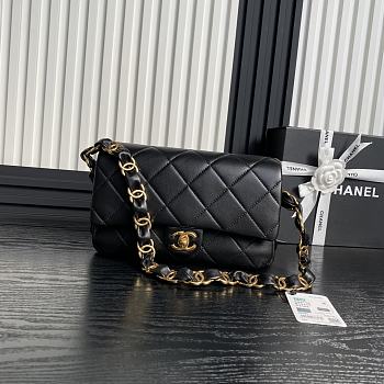 Chanel Flap Bag Black Lambskin Gold 26x17x8cm