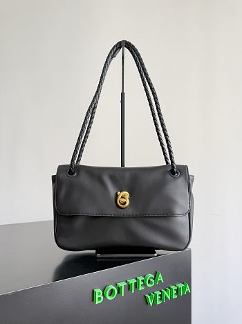 Bottega Veneta Madison Bag Black 27x16x6cm