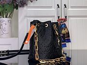 Louis Vuitton Coussin Bucket Coussin black 20x20x10cm - 4