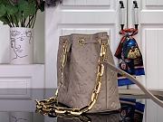 Louis Vuitton Coussin Bucket Coussin beige 20x20x10cm - 3