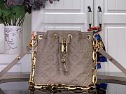 Louis Vuitton Coussin Bucket Coussin beige 20x20x10cm - 1