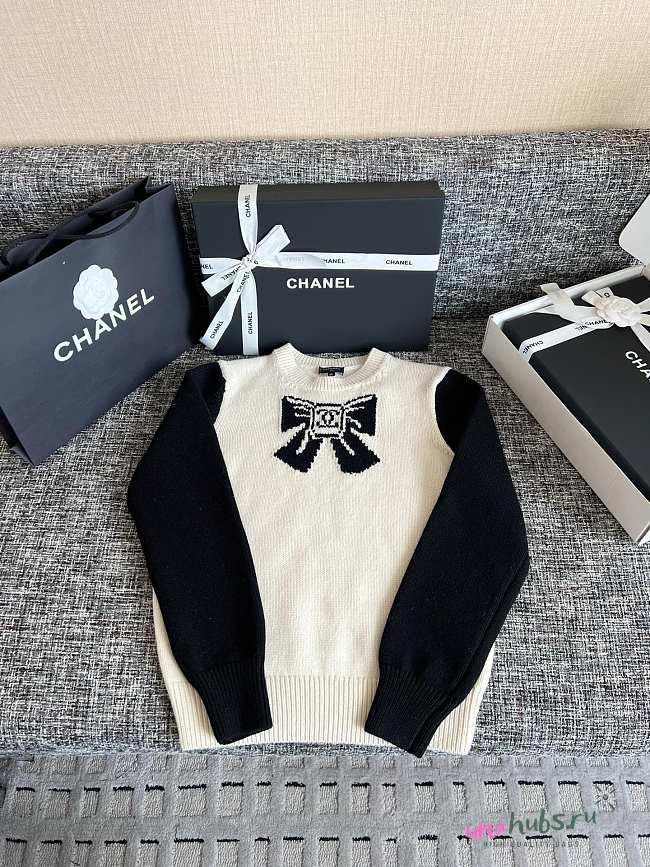 Chanel Black White Sweater - 1
