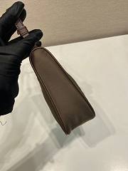 Prada Re-Edition 2005 Burnt Brown 22x18x6.5cm - 3