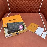Louis Vuitton Key Pouch S Monogram 15x9x1cm - 1