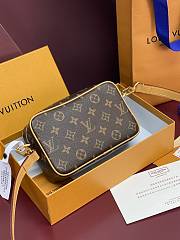 Louis Vuitton Trocadero Wearable Wallet 20x13x6.5cm - 2
