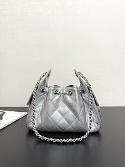 Chanel Mini 25 Handbag Silver Caviar 22x20x12.5cm - 2