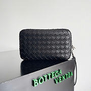 Bottega Veneta Intrecciato Pouch With Wristlet 25x15.5x6.5cm - 3