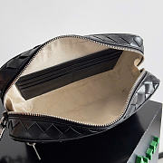 Bottega Veneta Intrecciato Pouch With Wristlet 25x15.5x6.5cm - 2