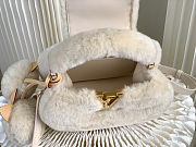 Louis Vuitton Shearling Capusnow Top-Handle Bag 20x13x11cm - 2
