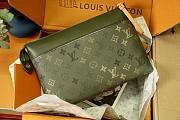 Louis Vuitton Pochette Voyage Souple Monogram Green 27x20x5cm - 3