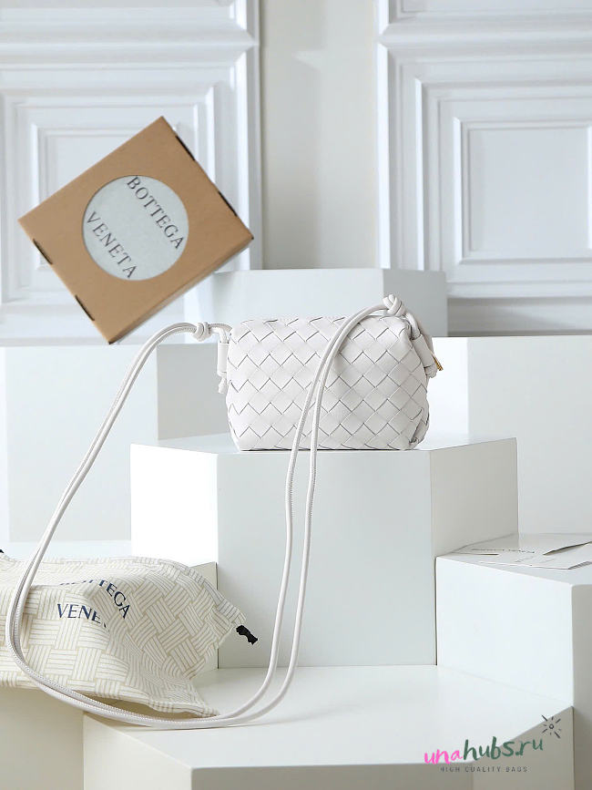 Bottega Veneta Candy Loop in White 17x10x6cm - 1