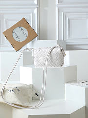 Bottega Veneta Candy Loop in White 17x10x6cm - 1