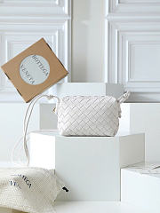 Bottega Veneta Candy Loop in White 17x10x6cm - 4