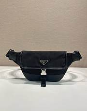 Prada leather-trim Belt Bag 18x15x5cm - 1