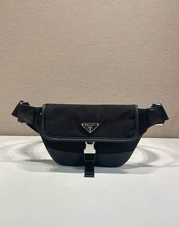 Prada leather-trim Belt Bag 18x15x5cm