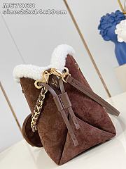 Louis Vuitton Bella Bucket Bag Mahina Suede 22x14x19cm - 5