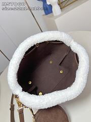 Louis Vuitton Bella Bucket Bag Mahina Suede 22x14x19cm - 3