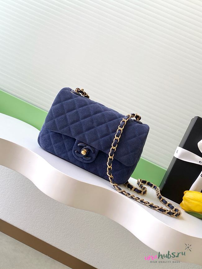 Chanel Small Flap Bag Blue Suede 20x14x6cm - 1