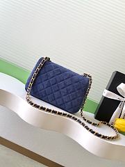 Chanel Small Flap Bag Blue Suede 20x14x6cm - 4