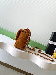 Chanel Small Flap Bag Brown Suede 20x14x6cm - 3