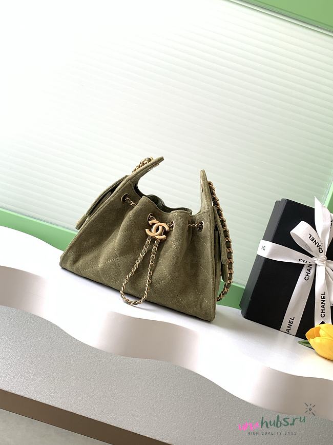 Chanel Mini 25 Handbag Green Suede 22x20x12.5cm - 1
