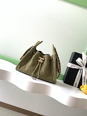 Chanel Mini 25 Handbag Green Suede 22x20x12.5cm - 1